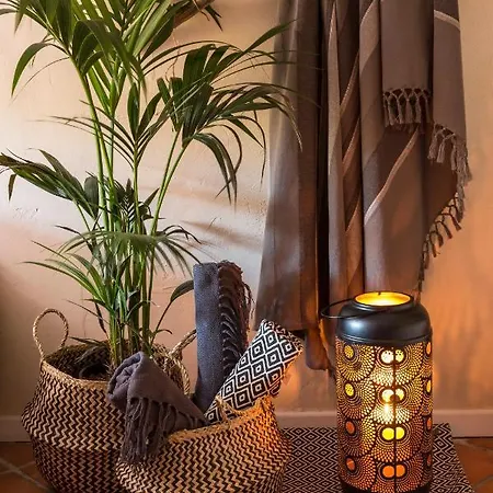 La Garrigue Bed & Breakfast *