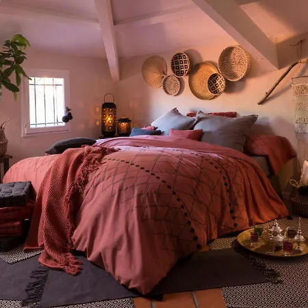 La Garrigue Bed & Breakfast *
