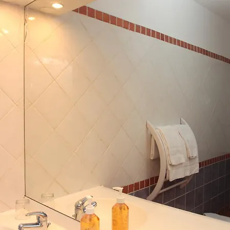 La Garrigue Bed and Breakfast