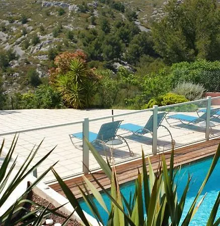 La Garrigue Bed and Breakfast *
